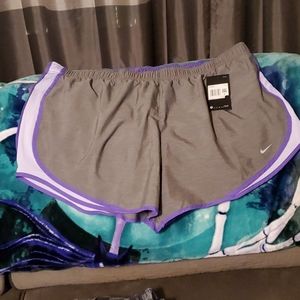 Nike girl dry fit running shorts with liner